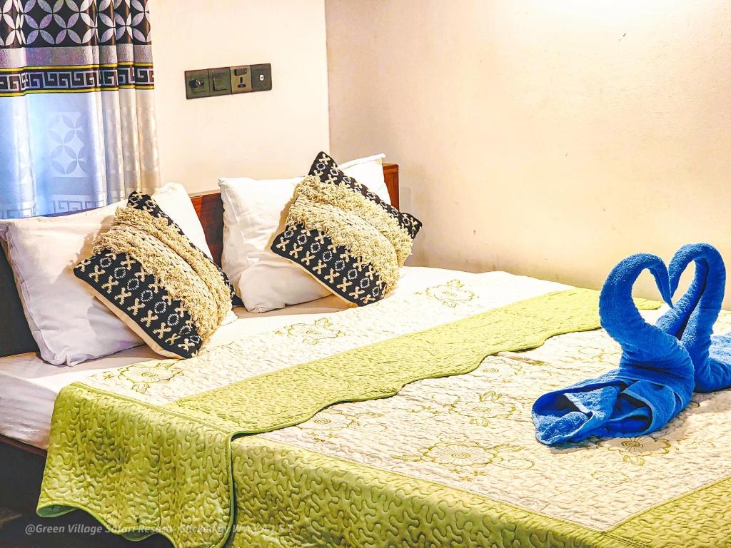 Green Village Safari Resort Logo